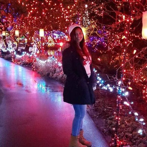 Meet your Posher, Olivia - Picture 1 of 1